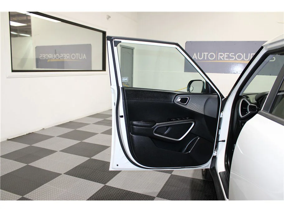 Used 2020 Snow White Pearl Kia LX image 11