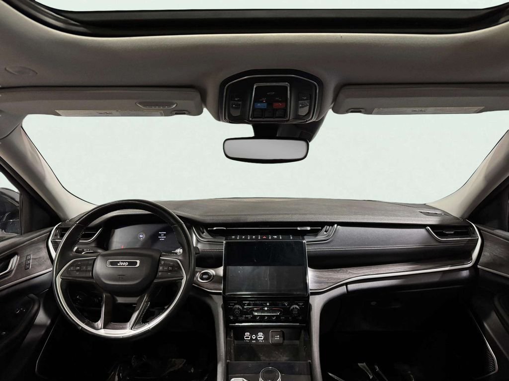 Used 2022 White/off-white Jeep Limited image 9