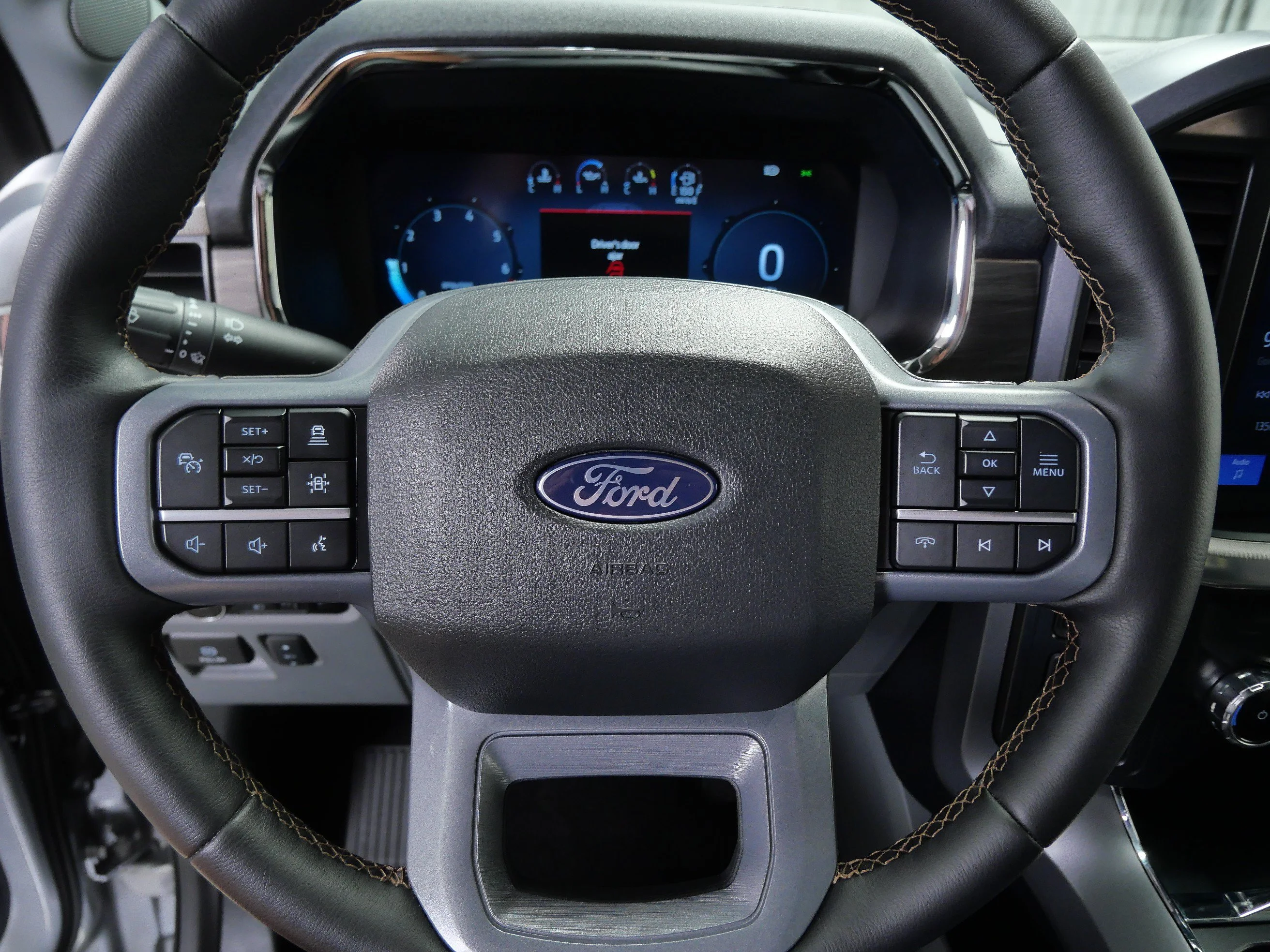 Used 2025 Iconic Silver Metallic Ford LARIAT 4WD SuperCrew 5.5