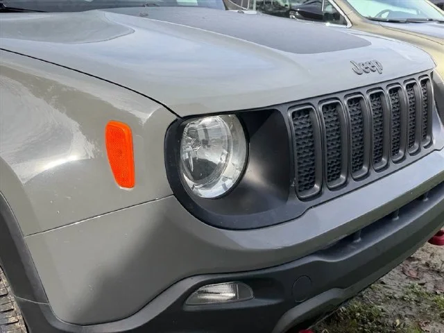 Used 2021 Gray Jeep Trailhawk image 19