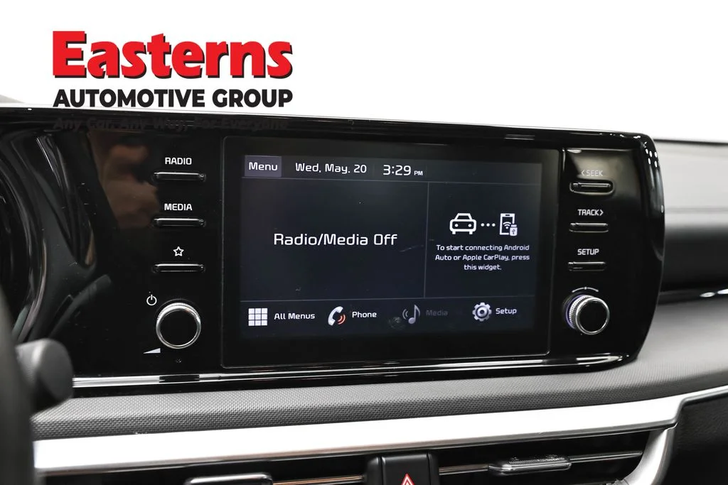 Used 2023 Red Kia LXS image 18