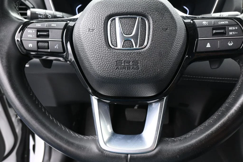 Used 2025 White Honda EX-L image 34