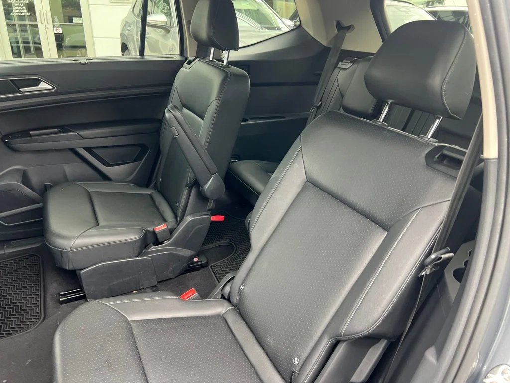 Used 2019 Gray Volkswagen 2.0T SE image 16