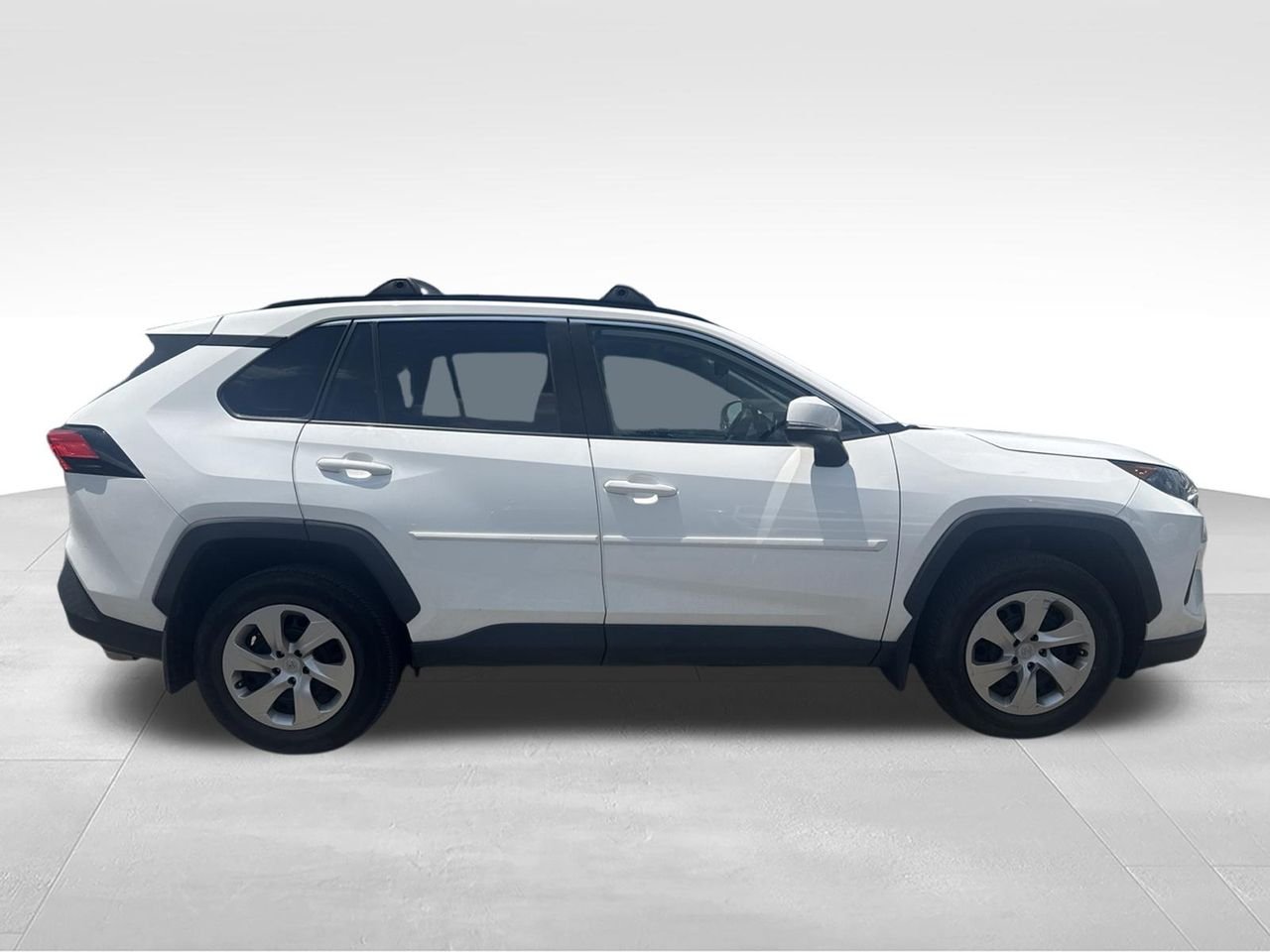 Used 2021 White Toyota LE image 3