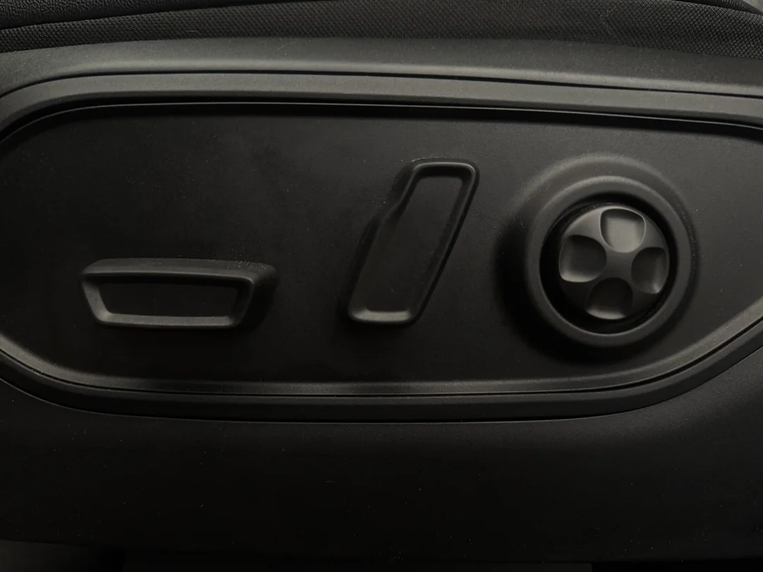 Certified Used 2024 Black Jeep Limited - - 4x4 - Black App Pkg - Pano Sunroof - Luxury Tech II & More! image 12