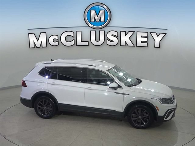 Used 2022 Pure White Volkswagen SE image 12