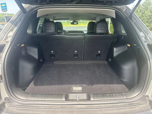 Used 2023 Gray Jeep Altitude Lux 4x4 image 27