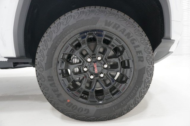 New 2026 Summit White GMC Elevation image 5