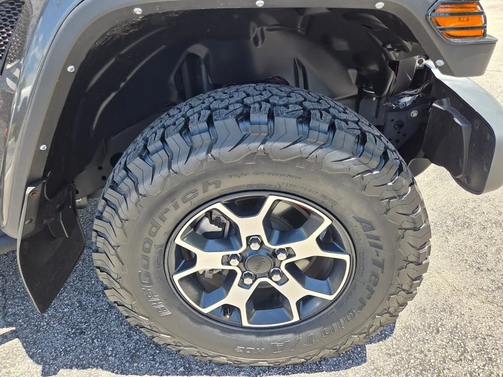 Used 2022 Gray Jeep Rubicon image 20