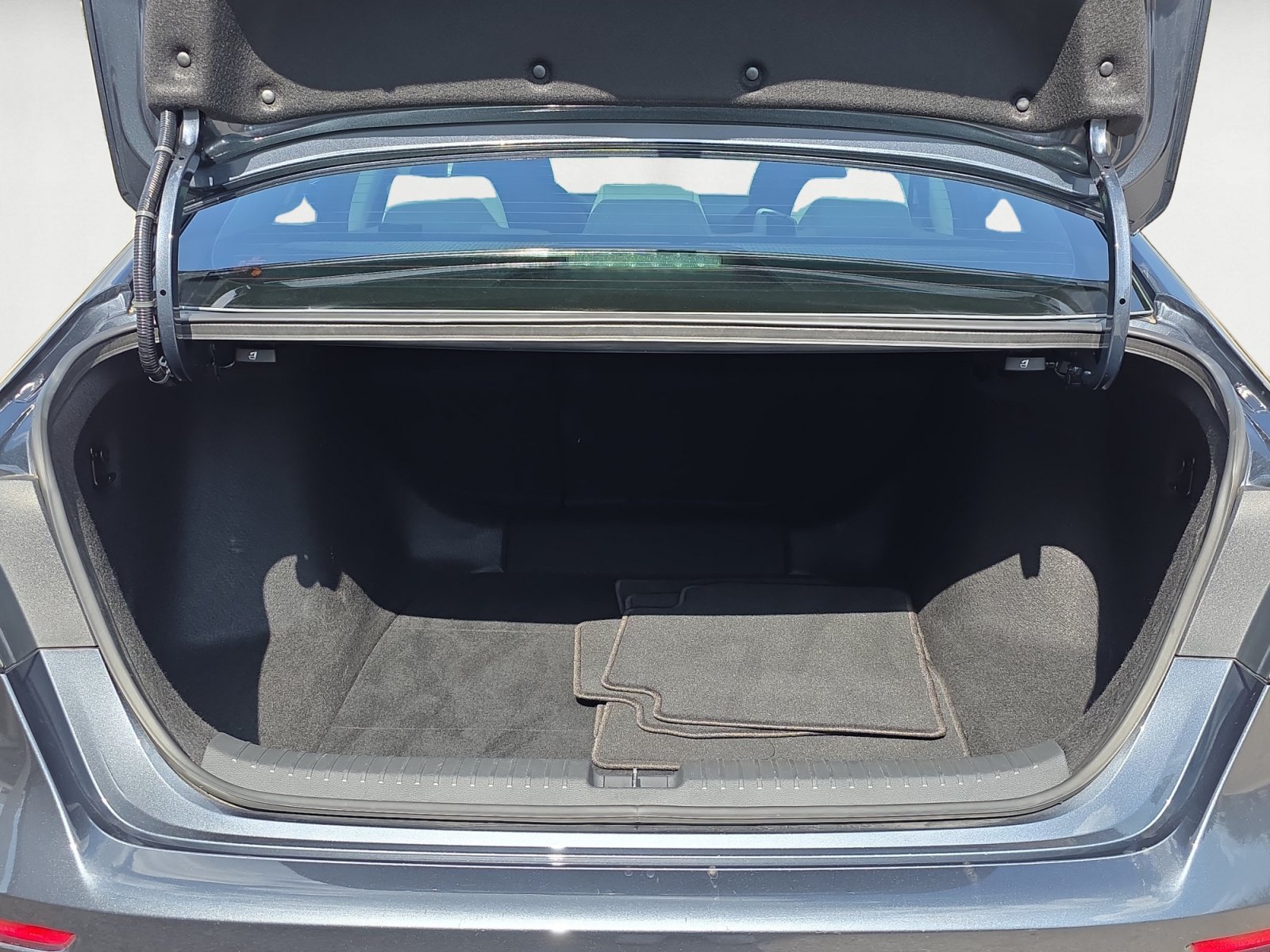 Used 2024 Meteorite Gray Metallic Honda EX image 19