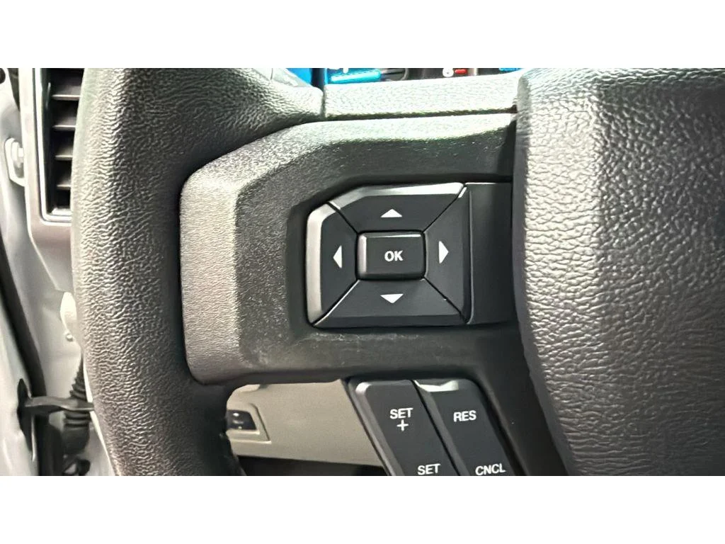 Used 2020 Oxford White Ford XLT Super Crew  4x4 3.5L 1 Owner 302A image 24
