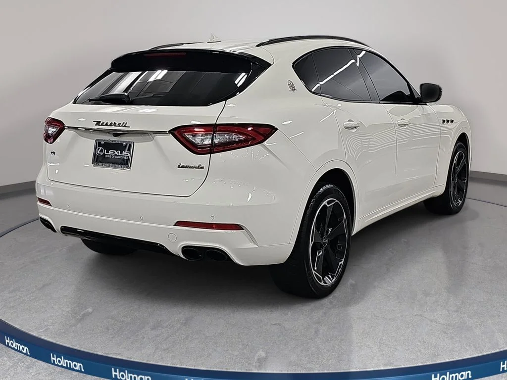 Used 2020  Maserati Base image 6