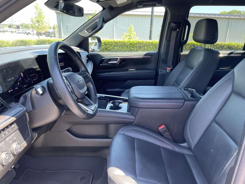 Used 2025 Black Chevrolet Z71 image 22