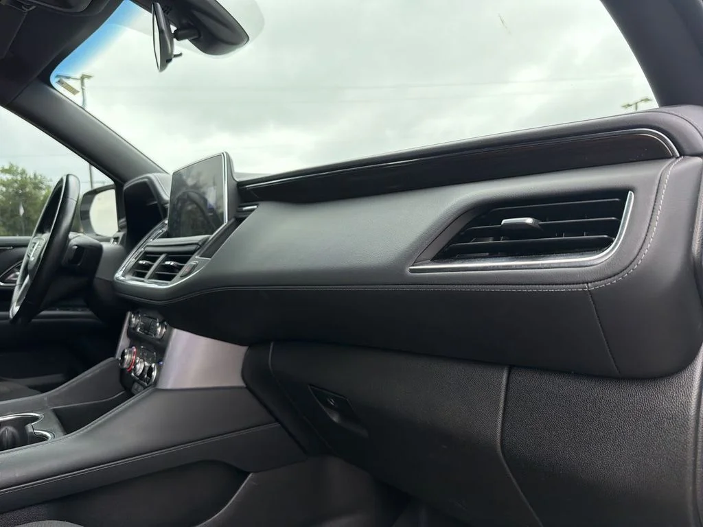 Used 2022 White GMC SLE image 30