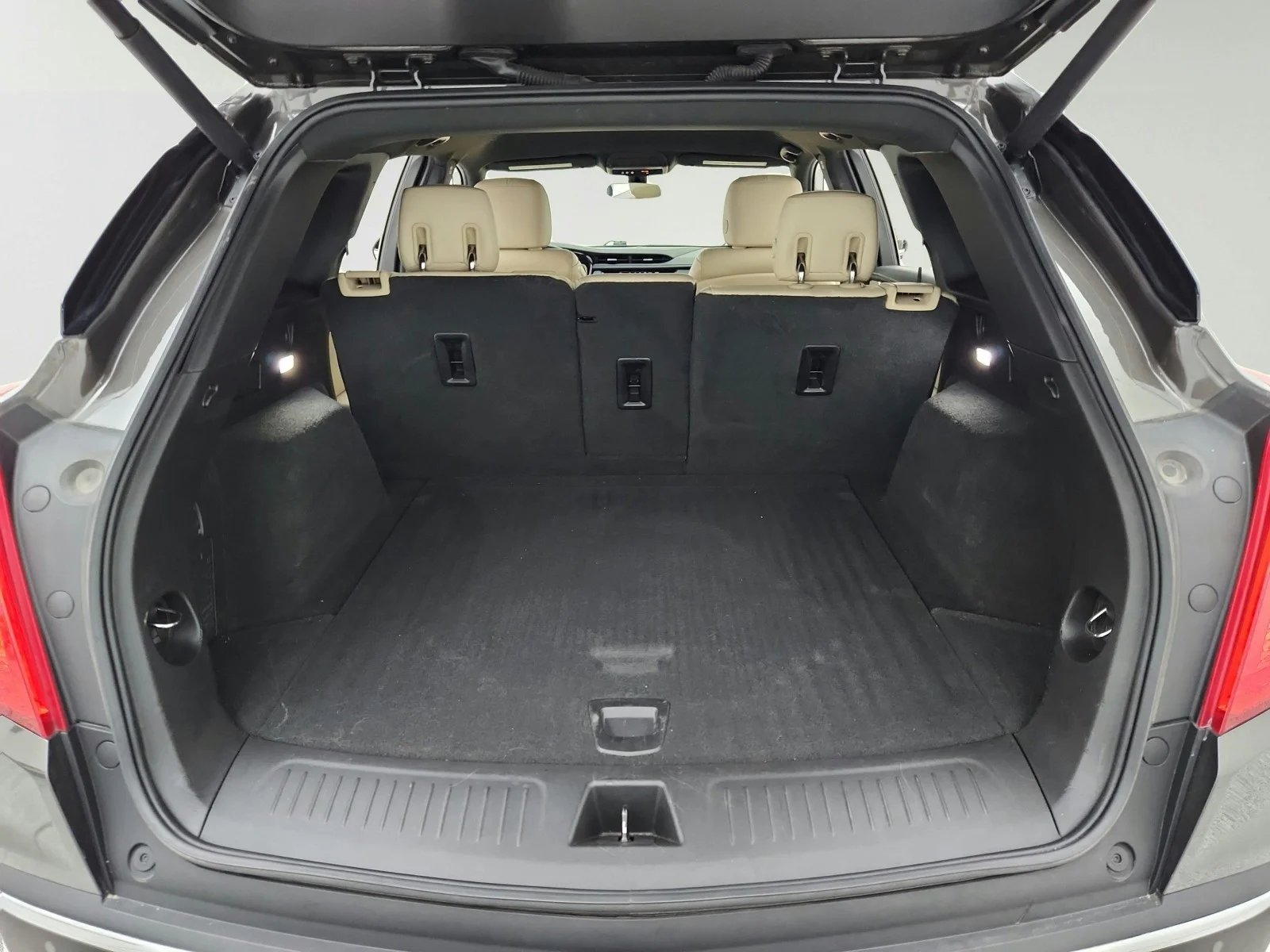 Used 2019 DARK MOCHA Cadillac FWD image 31