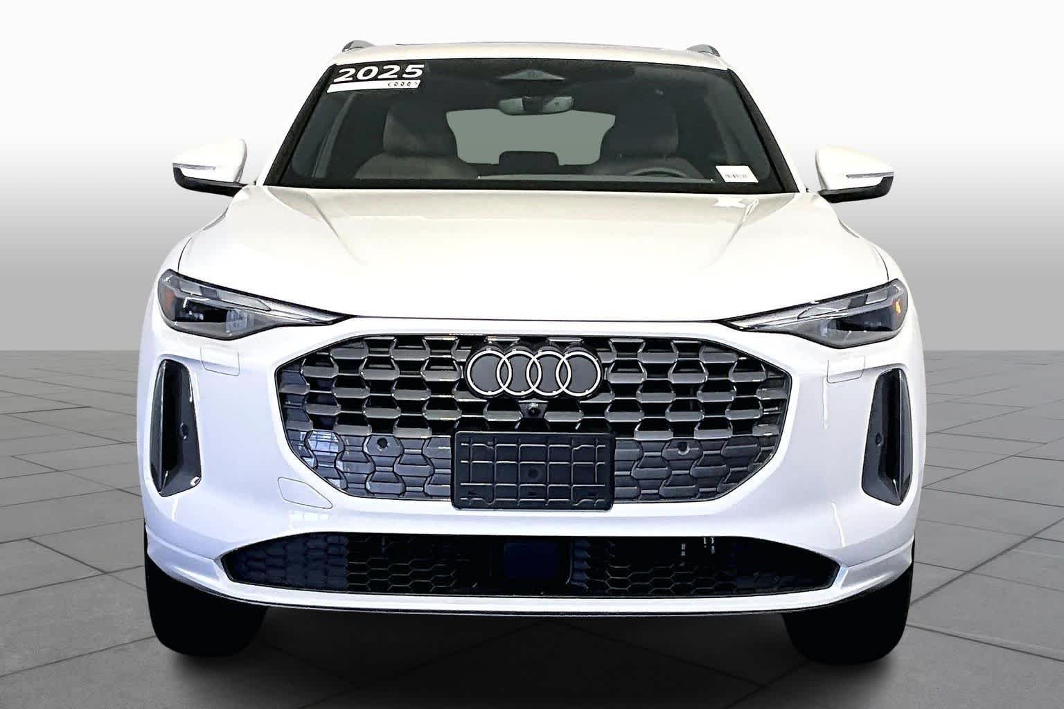 Used 2025 Arkona White Audi Premium image 4