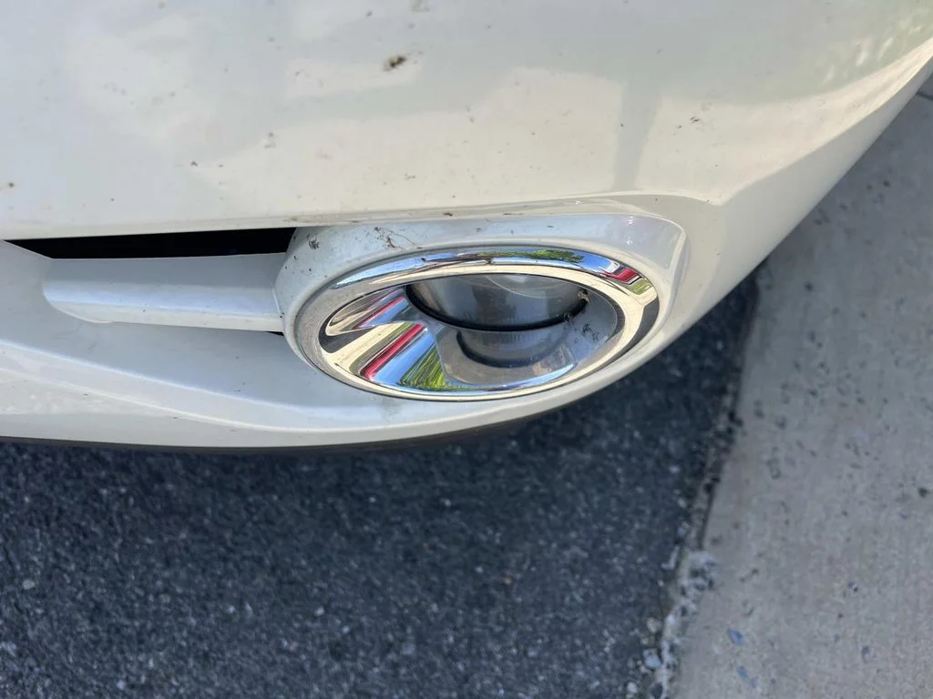 Used 2014 White Nissan SL image 3
