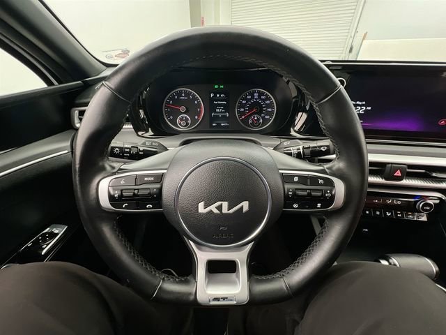 Used 2024 White Kia GT-Line image 28