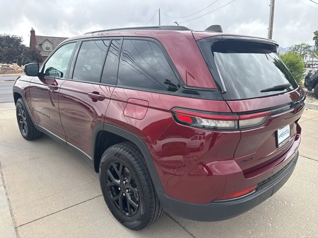 Used 2024 Red Jeep Altitude image 5