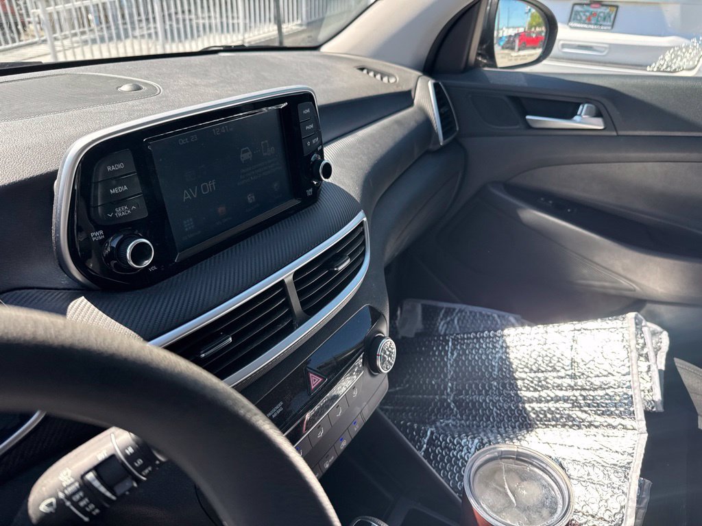 Used 2019 Blue Hyundai SE image 15