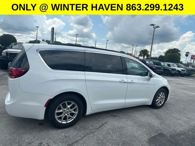 Used 2022 White Chrysler Touring L image 4