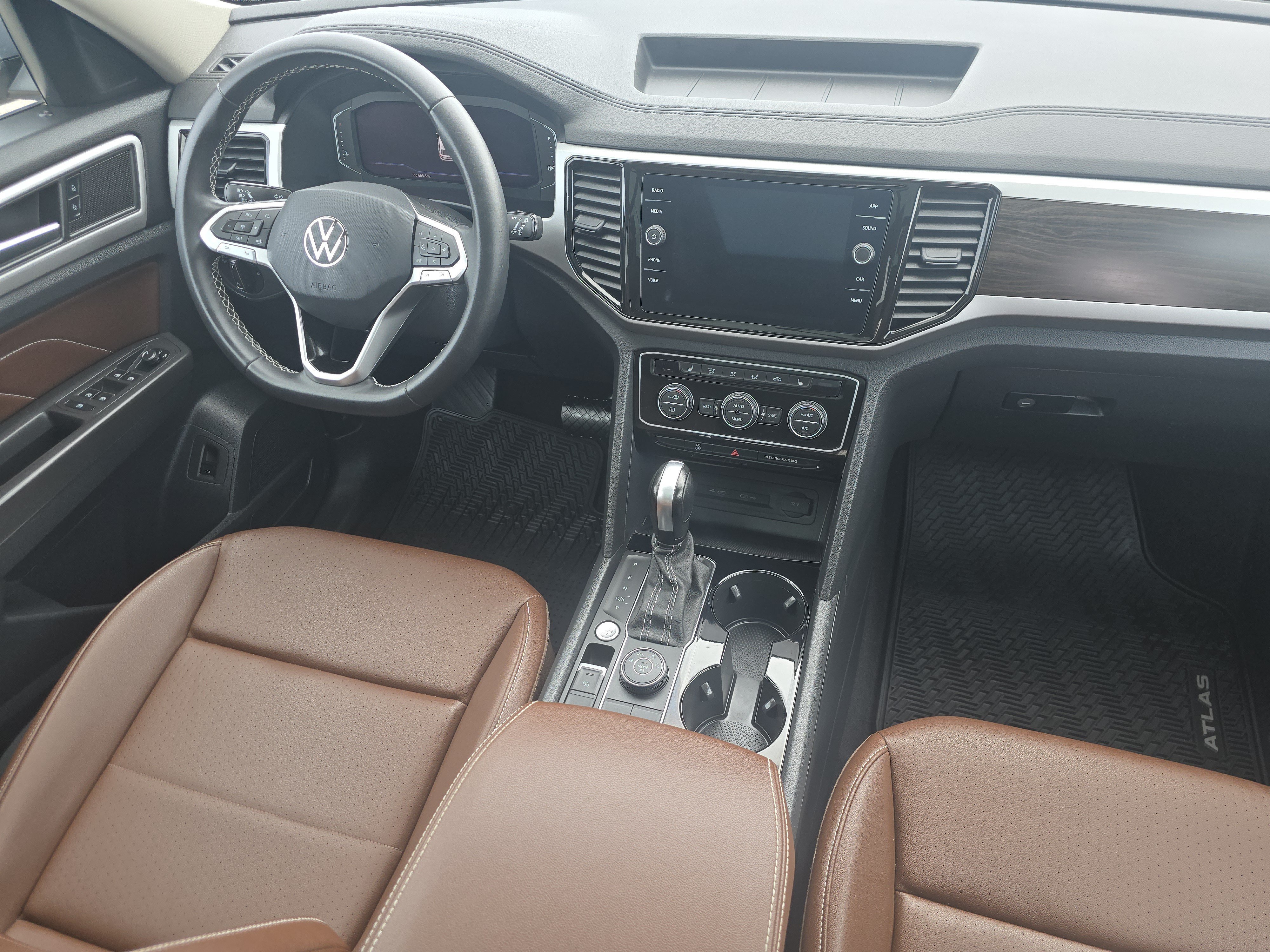 Certified Used 2023 Pyrite Silver Metallic Volkswagen 3.6L V6 SE w/Technology image 20