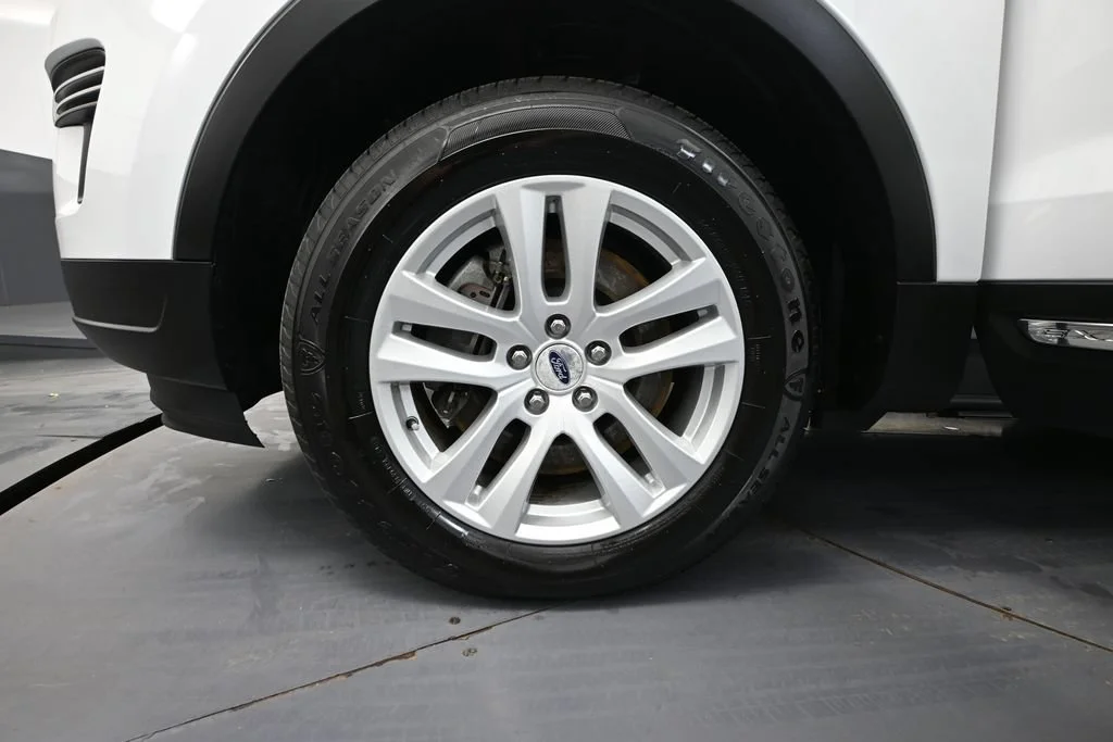 Used 2019 White Ford XLT image 12