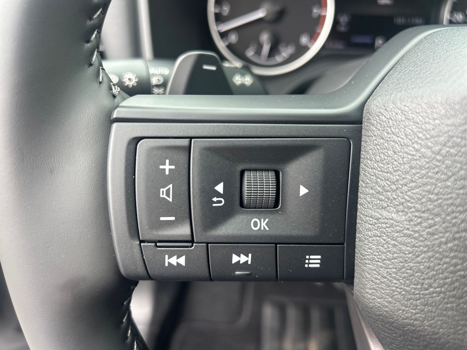 New 2026 Nissan Rogue SV 4D Sport Utility