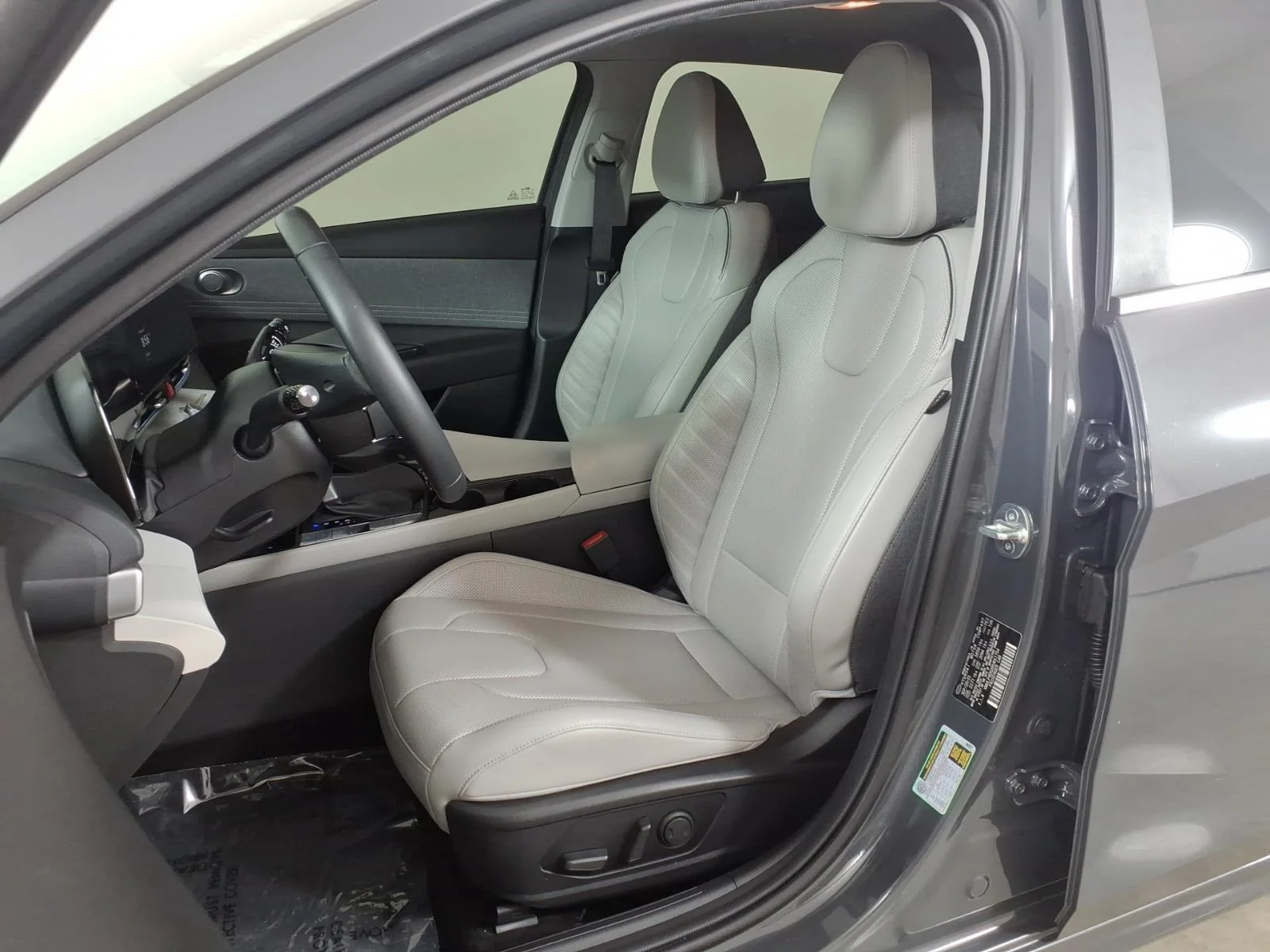 Used 2024 Ecotronic Gray Hyundai Limited image 29