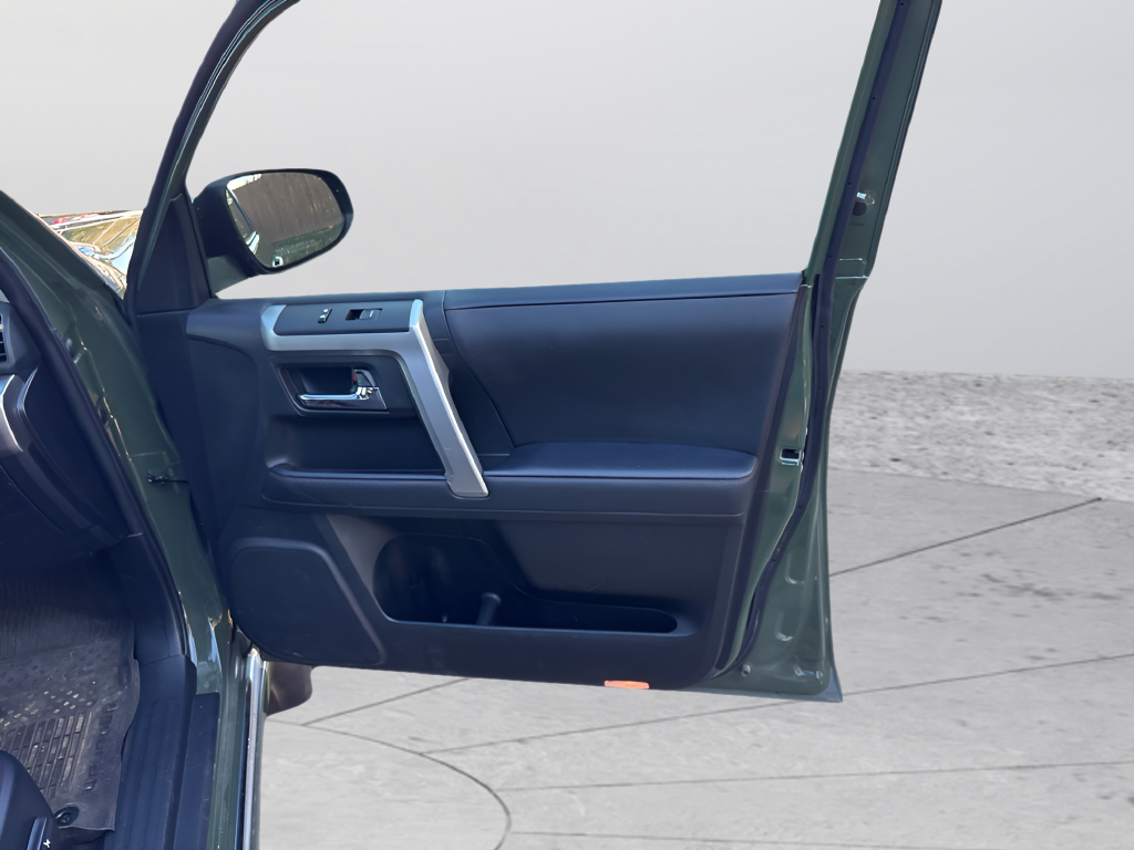 Used 2022 Green Toyota Limited image 39