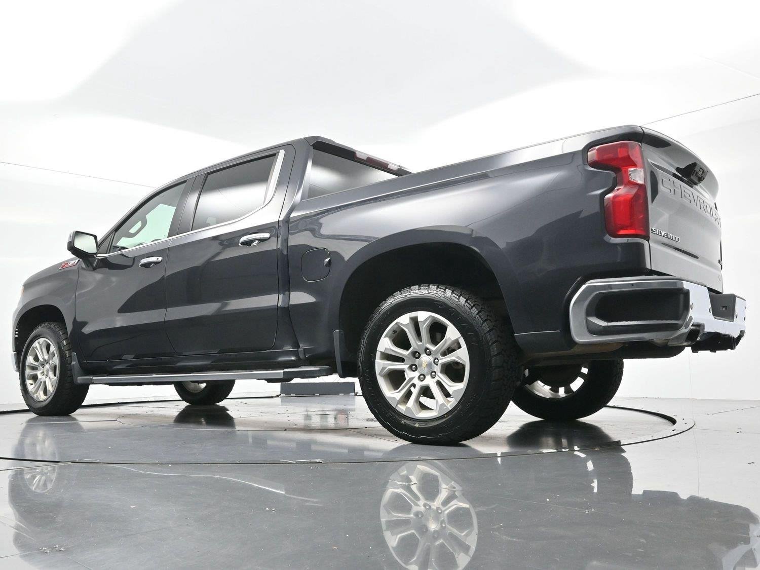 Used 2022 Dark Ash Metallic Chevrolet LTZ image 45