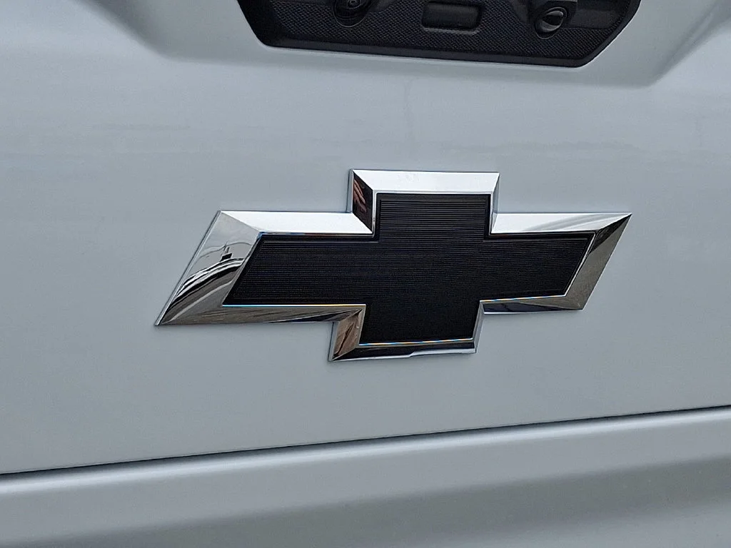 New 2026 Polar White Tricoat Chevrolet High Country image 22