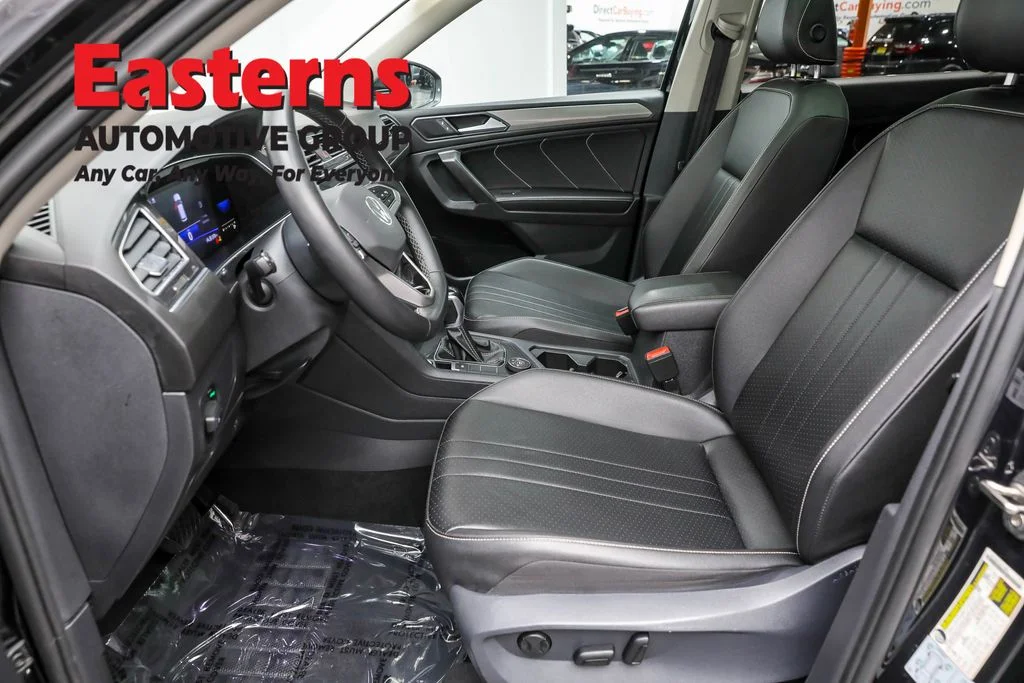 Used 2022 Black Volkswagen 2.0T SE image 13