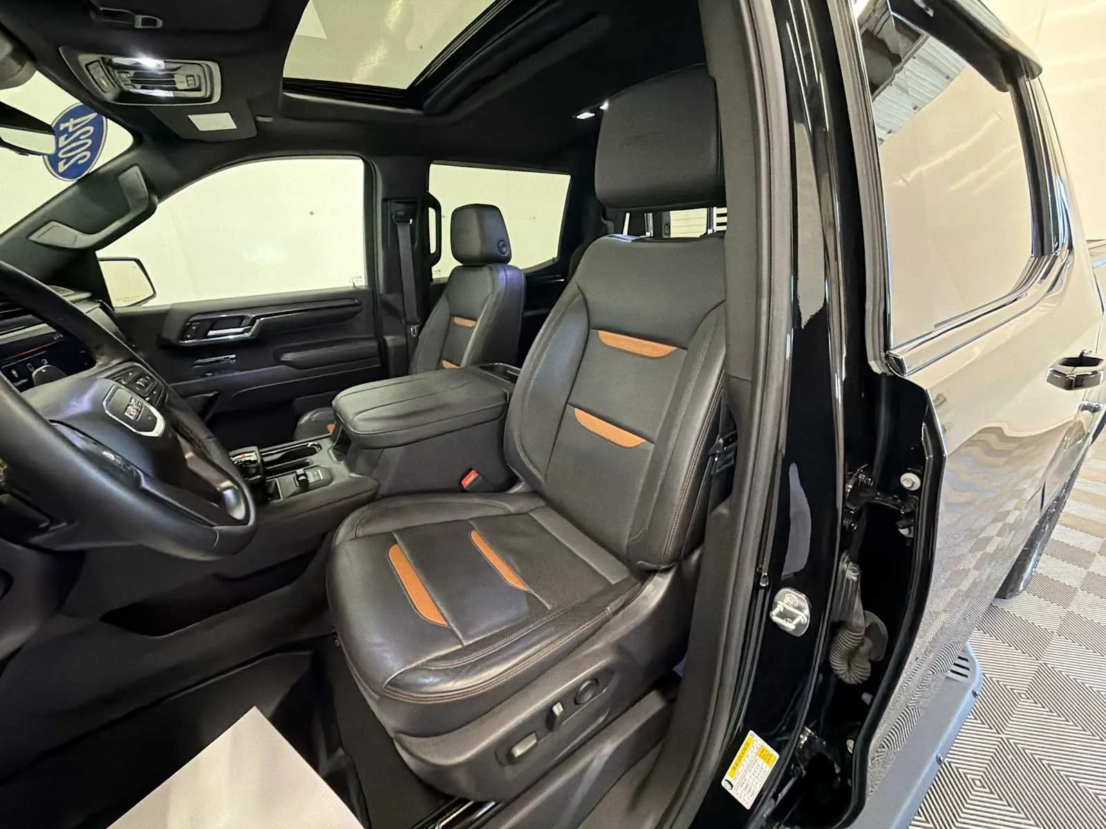 Used 2024 Onyx Black GMC AT4 image 13