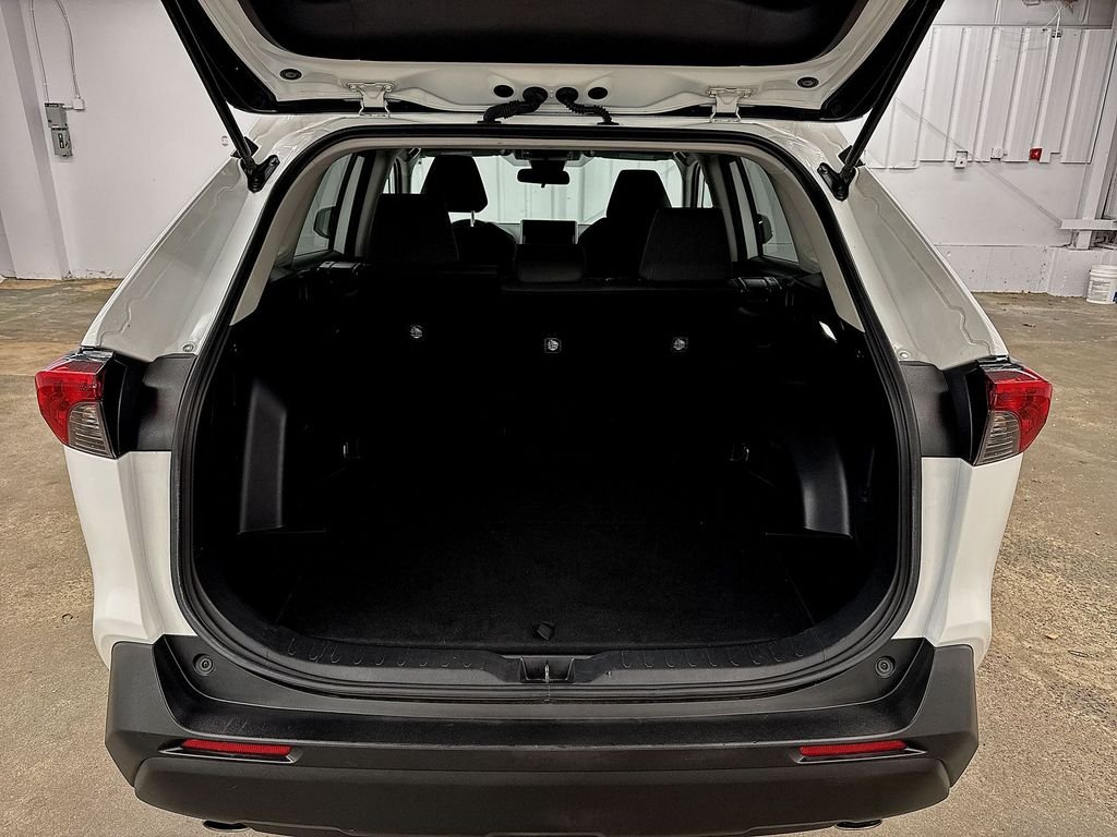 Used 2025 White Toyota XLE image 17