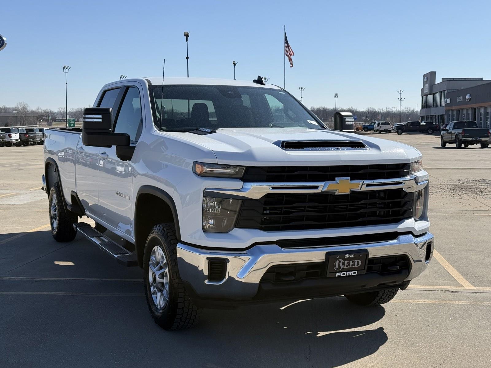 Used 2024 Chevrolet Silverado 2500HD LT with VIN 1GC4YNEY3RF347595 for sale in Kansas City