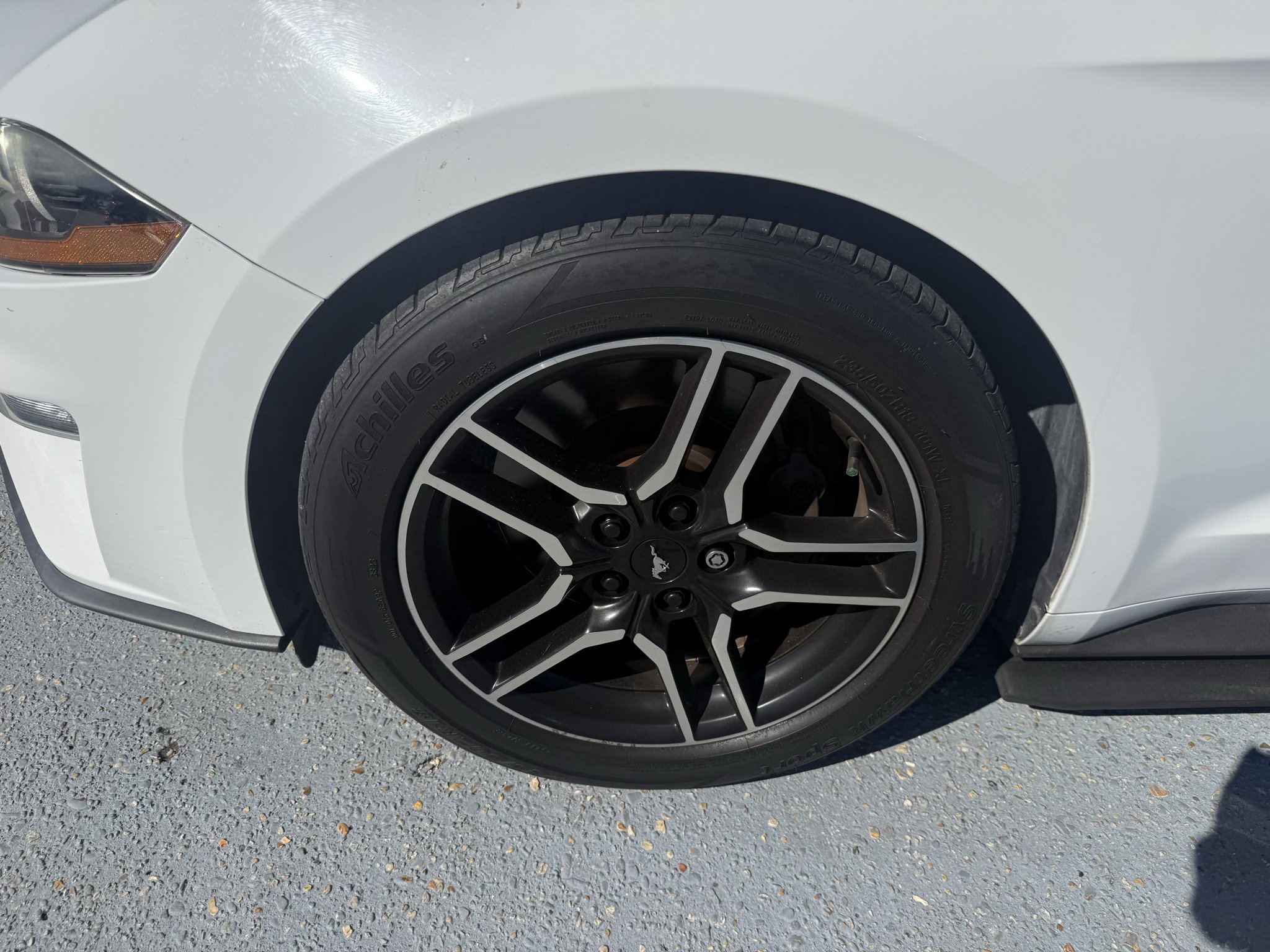 Used 2019 Oxford White Ford GT image 7