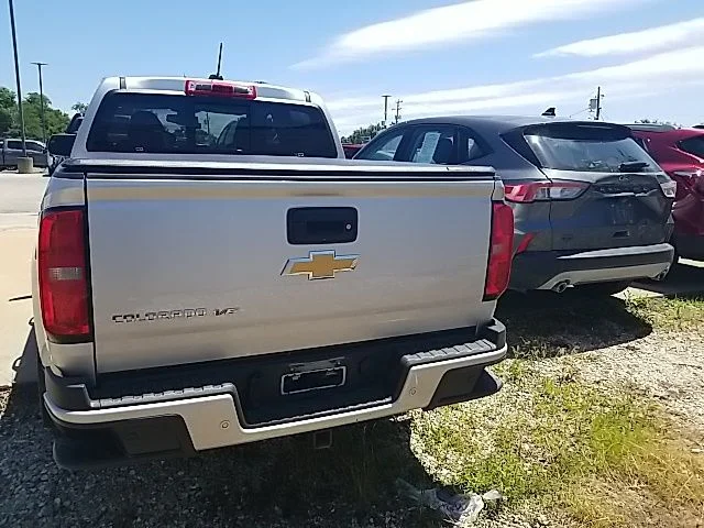 Used 2020 Silver Chevrolet Z71 image 16