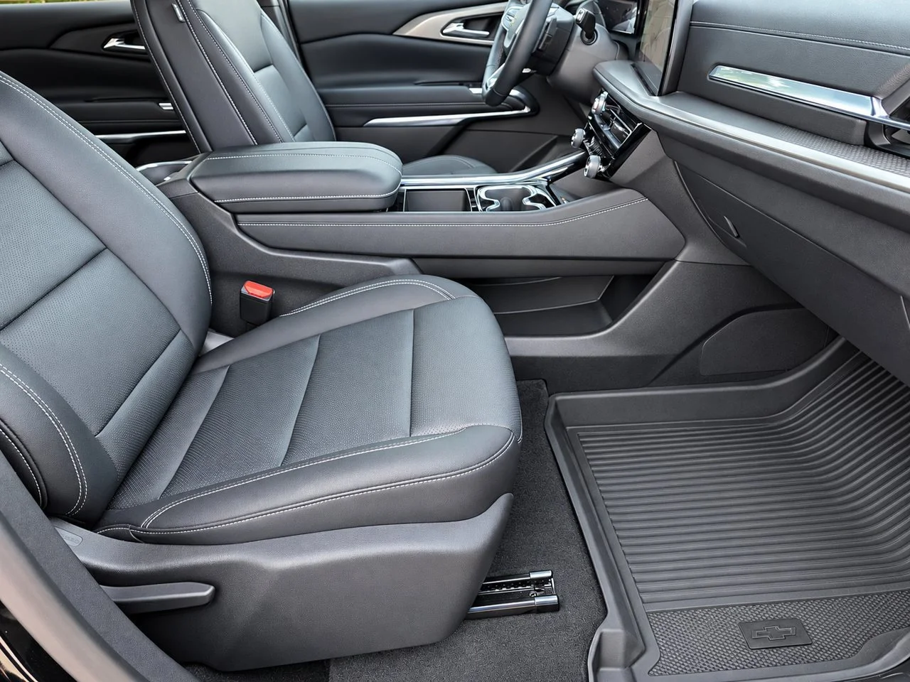 Used 2025 Mosaic Black Chevrolet LT image 32