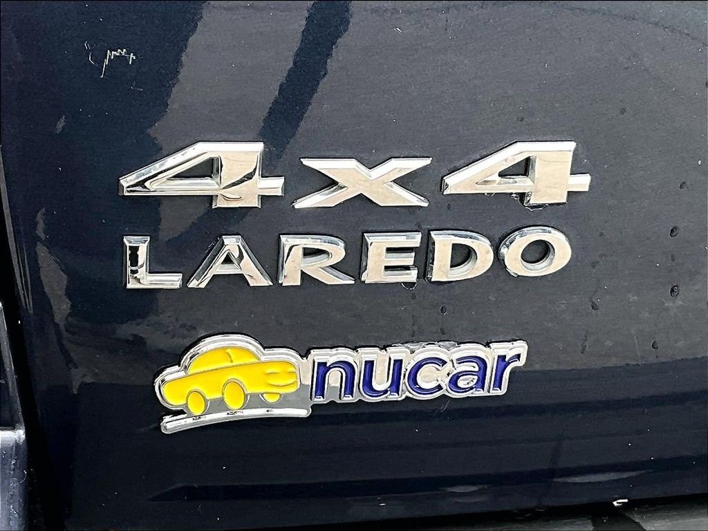 Used 2009 Modern Blue Pearlcoat Jeep Laredo image 27