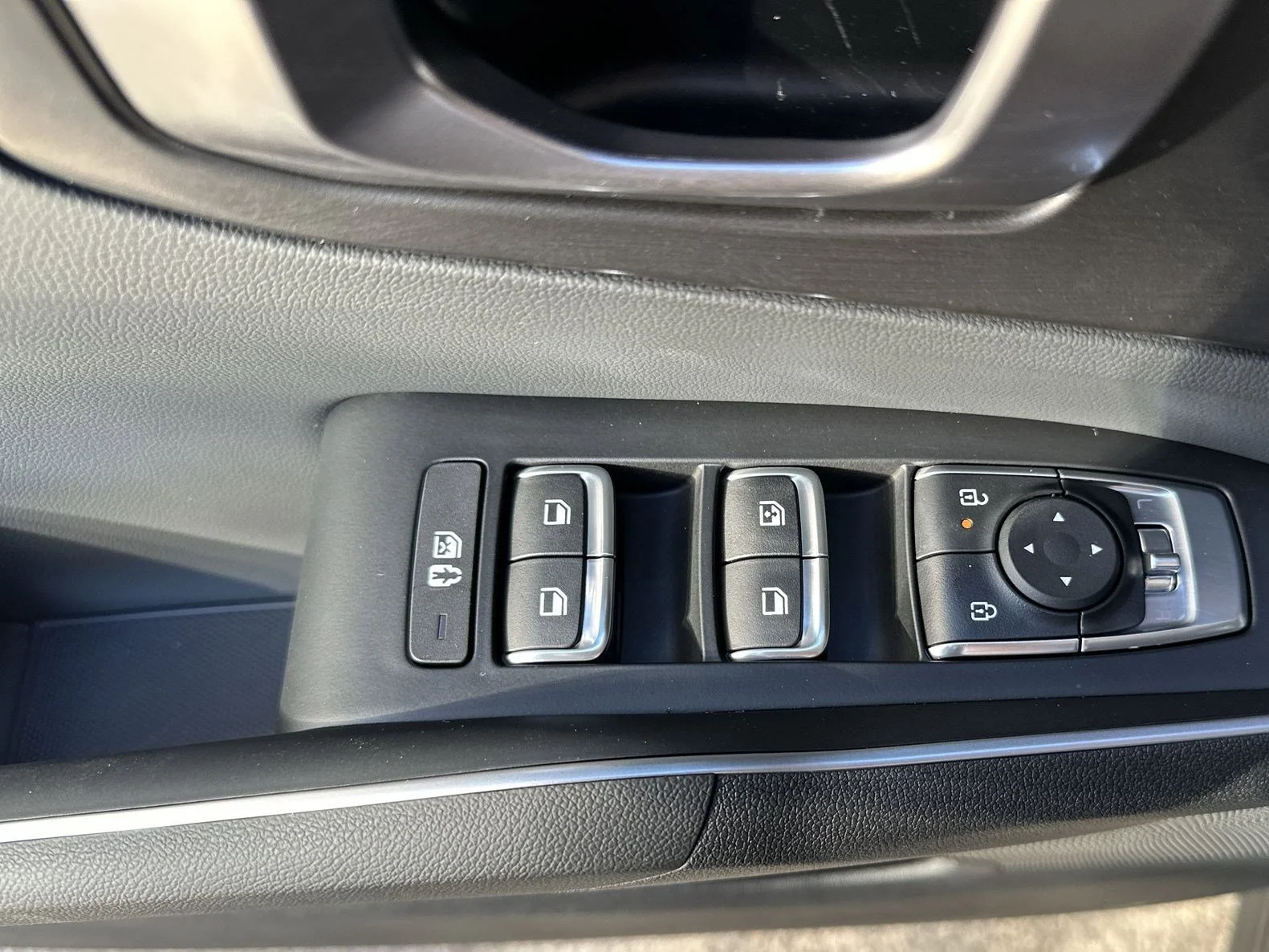 New 2026 Glacial White Pearl Kia EX image 18
