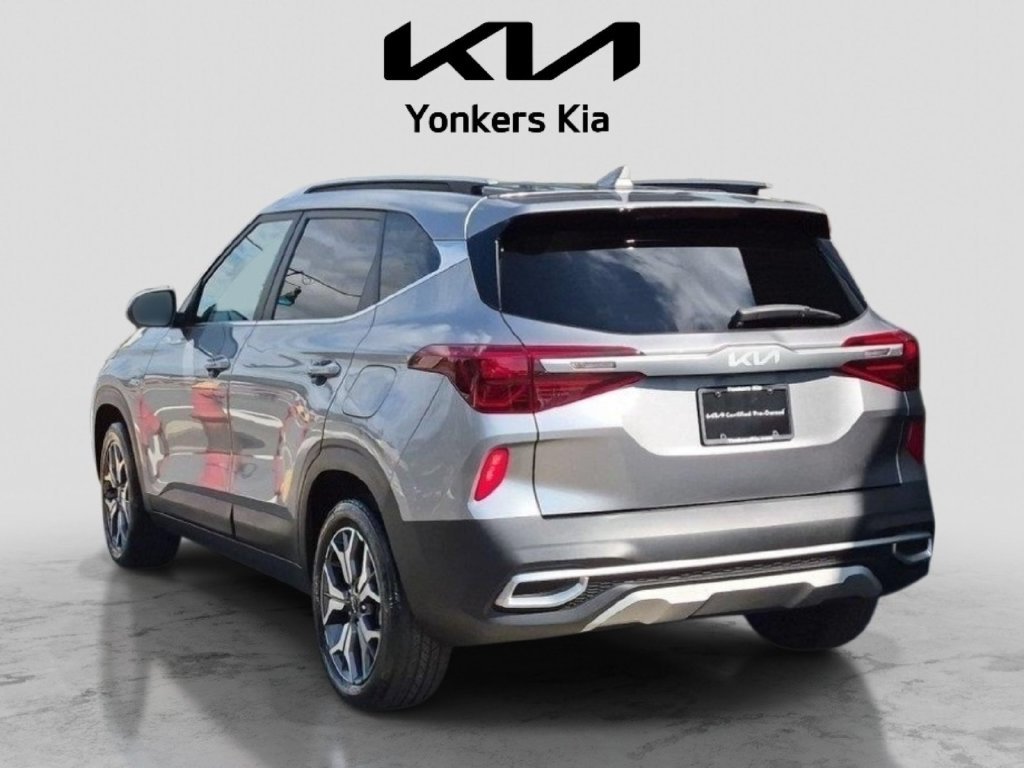 Used 2022 Gray Kia EX image 6