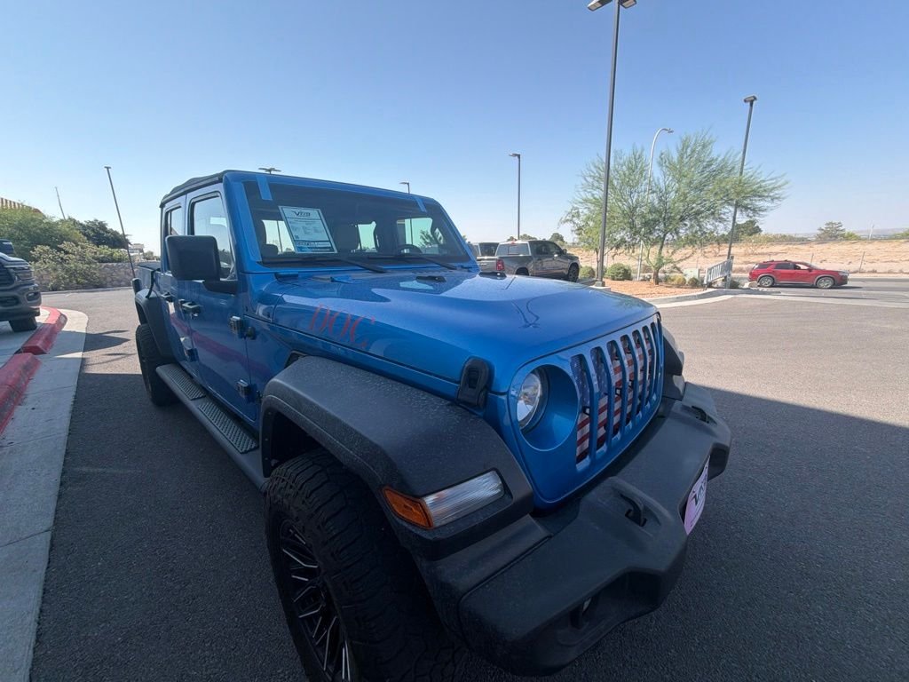 Used 2022 Blue Jeep Sport image 4