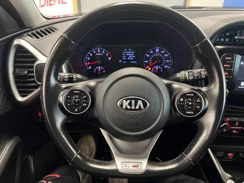 Used 2020 White Kia GT-Line image 24