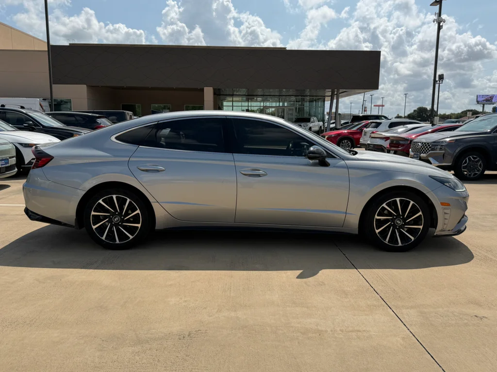 Used 2020 Shimmering Silver Pearl Hyundai SEL Plus image 7