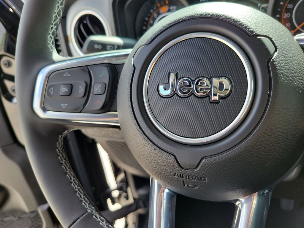 2025 Jeep Wrangler 4-Door Sahara - Photo 22