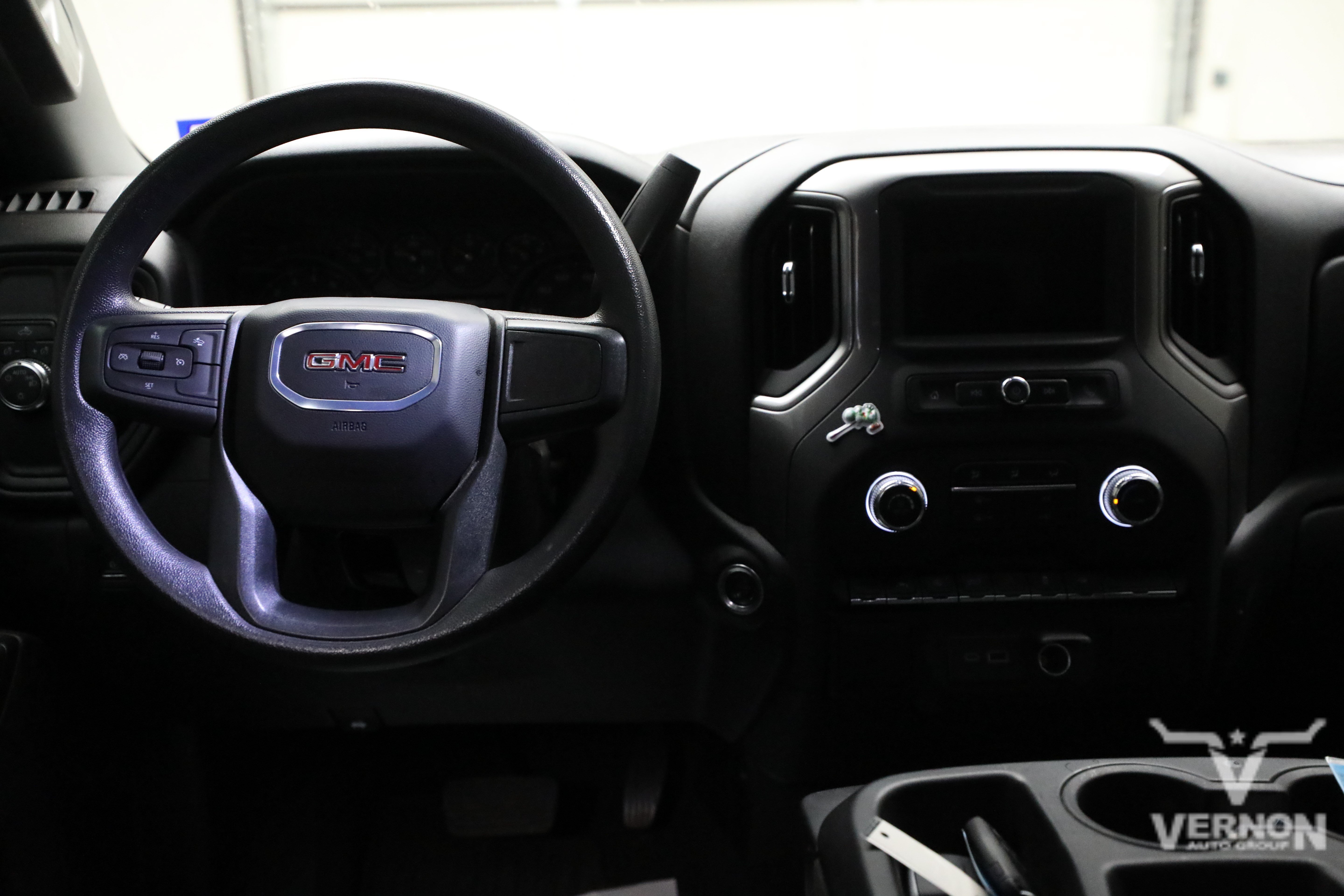Used 2024 Summit White GMC Y image 8