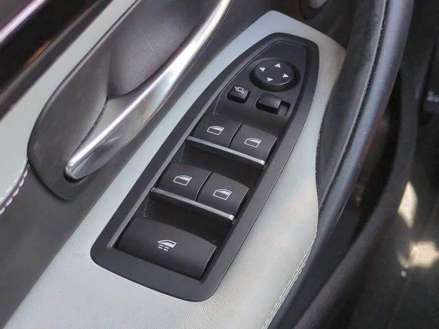Used 2020 White BMW Base image 23