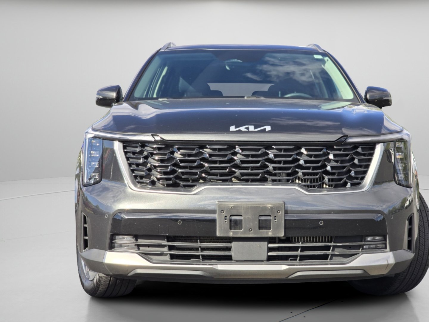 Used 2025 Interstellar Gray Kia EX image 3