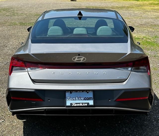 2024 Hyundai Elantra Limited - Photo 8